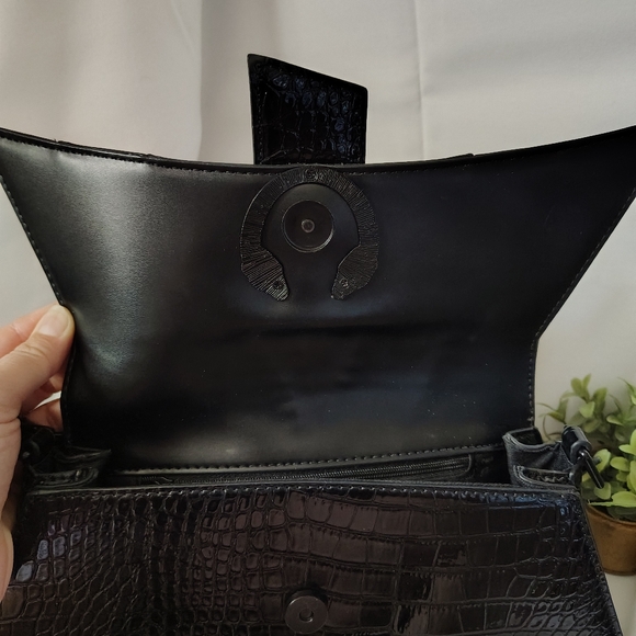 ALDO Black Patent Leather Alligator/Snake Clutch/Handbag w/ Double Snake Head - Picture 9 of 13